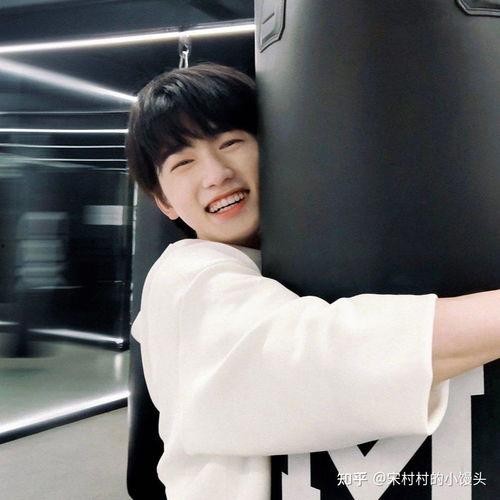 宋亚轩爆料穿搭视频,时尚达人私藏搭配技巧大公开  第3张