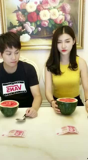 娱乐吃瓜酱跟妈妈要钱,娱乐吃瓜酱向妈妈“借”钱的温馨一幕 第3张 娱乐吃瓜酱跟妈妈要钱,娱乐吃瓜酱向妈妈“借”钱的温馨一幕 第3张